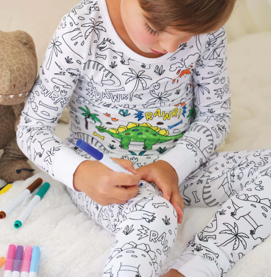 Kinder Pyjama Set & Buntstifte